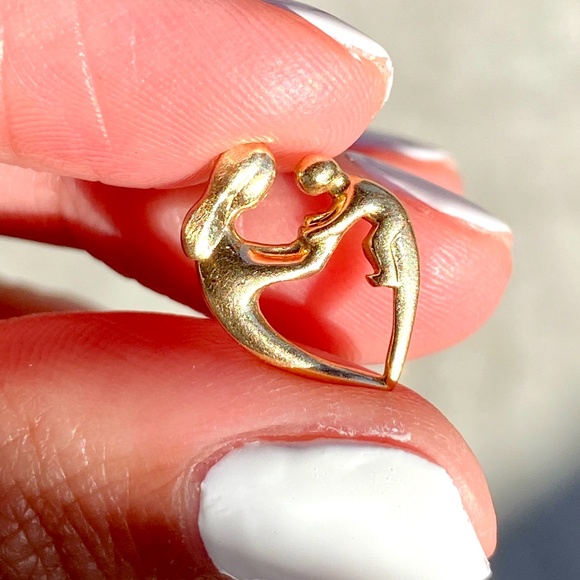 14K Real Yellow Gold Dainty Small "Mother & Child" Pendant. - Picture 6 of 10